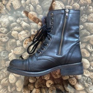 Steve Madden black leather combat boots with zipper size 8.5
